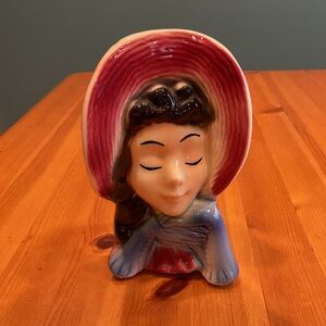 ROYAL COPLEY LADY MADAME HEAD VASE VINTAGE WALL POCKET MAUVE PERIWINKLE GLOVES